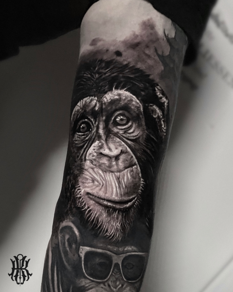 Schwarz und Grau tattoo